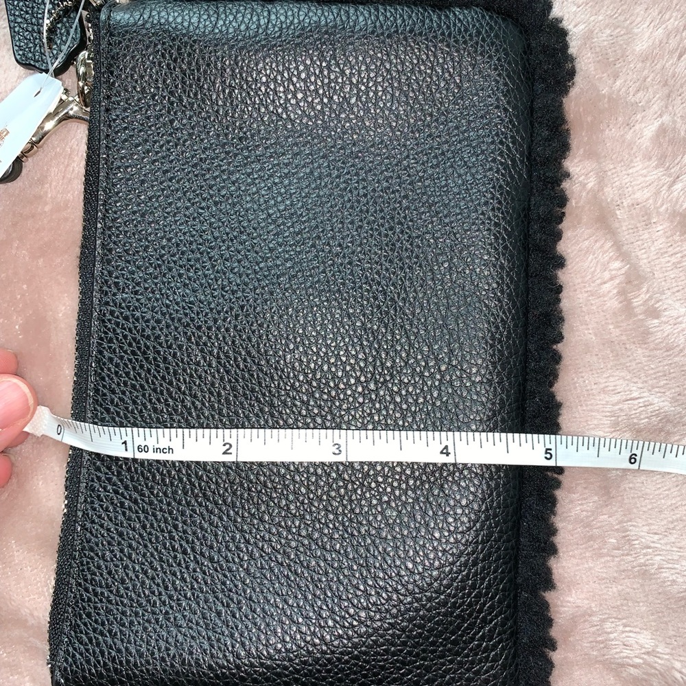 •Beautiful• Coach Large Leather Wristlet  Fur Trim - Picture 4 of 6
